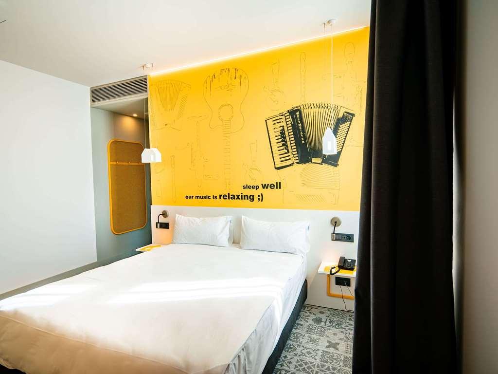 Hotel Ibis Styles Sibiu Arsenal Zimmer foto