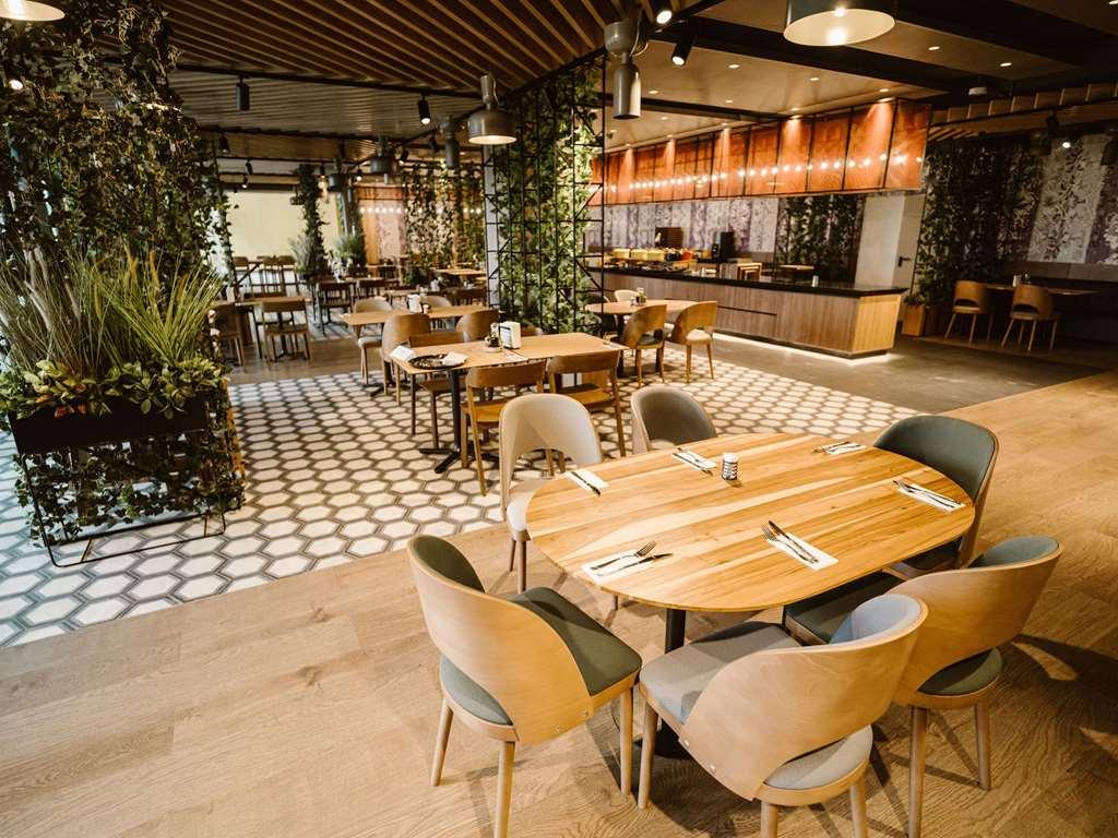 Hotel Ibis Styles Sibiu Arsenal Restaurant foto